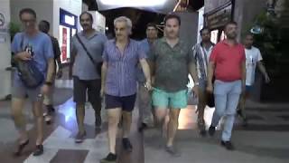 Elinde Tesbihle Gezen Suudi Prensi Kimse Tanımadı