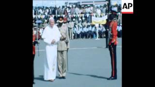 SYND 8 5 80 POPE JOHN PAUL II ARRIVES IN KENYA
