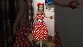 Стих "Музыка лукавая работа" исполняет Кира 6 лет.