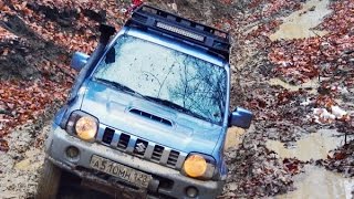Внедорожники Уаз Симбир и Сузуки Джимни на бездорожье