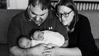 Photographer Snaps Final Moments Of Twin Newborns Bonding Before One Dies