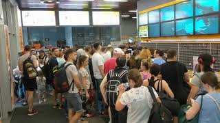 Sport Life Теремки заминировали, но выходить не спешат
