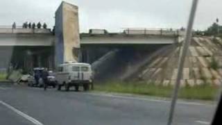 Фура спрыгнула с развязки