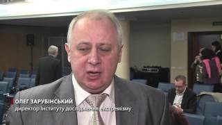 Макрон чи Ле Пен: на кого ставлять українські експерти