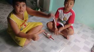 Heo và Gấu:Tập làm diều bằng giấy học của bạn Heo vào mùa hè này