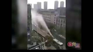 Vũ Hán: Phun khử trùng nhìn như Khói ngợp trời vầy thì có thể hình dung tình lúc Lúc này ra sao??