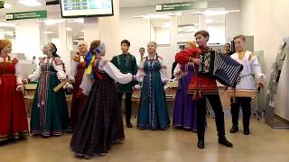 "Ой, на горе снежок идёт", "Посеяли девки лён", "Матаня". Фольклорный коллектив "Воробейка".