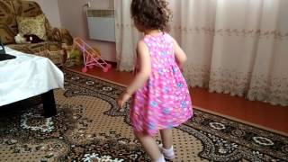 ЭЛИНА ТАНЦУЕТ ЛЕЗГИНКУ 10.06.2017 ГОД