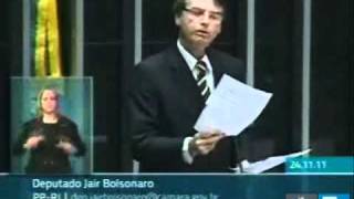Bolsonaro questiona sexualidade de Dilma em discurso