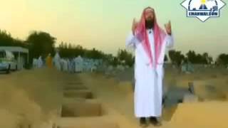 المقطع الذي أبكى الملايين !! (داخل القبر)
