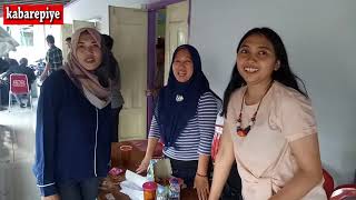 RESES HJ  KADARWATI BERSAMA PETANI TEMBAKAU DI BERO TRUCUK KLATEN
