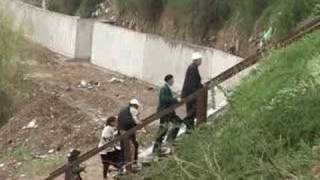 The Divided City of Mitrovica (in Romanian)