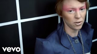 La Roux - Bulletproof (Official Video)