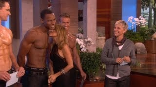 Nicole Richie Sniffs a Hunk
