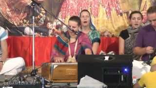 Гаури деви даси - киртан на фестивале Садху-Санга 2012