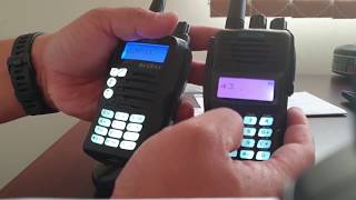 Handy Talkie Dalcom DL8500 dibandingkan dengan Alinco DJ CRX5