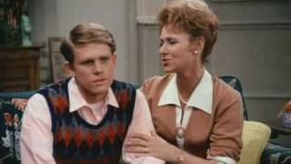 HAPPY DAYS Mom: MARION ROSS - Fun, The Fifties and The Fonz !