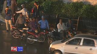 Heavy Rain Lashes Hyderabad, Motorists Face Traffic Problems | Raj News Telugu