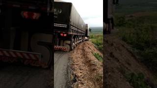 Caminhão descendo a serra de tucuns Crateús cê