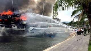 Chủ tịch tỉnh Quảng Ninh chỉ đạo chống cháy tàu, tàu vẫn cháy