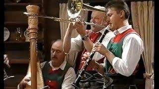 Tiroler Wirtshausmusi - Gamsjagermarsch ("Mei liabste Weis" aus St. Anton)