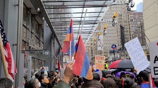 Акция протеста возле NYT