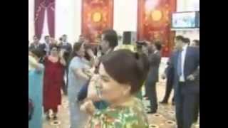 Очата бугу..Таджикский танцор диско пьяный Танец Эмомали Рахмона 2013