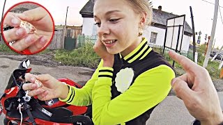 Нашел сережку на дороге - НАПУГАННАЯ ДЕВУШКА В ШОКЕ :D