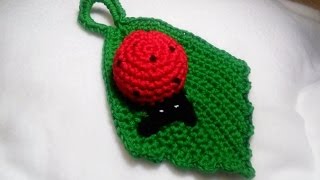 Игольница крючком_Божья коровка на листике