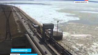 Новосибирская ГЭС начала холостые сбросы воды, под