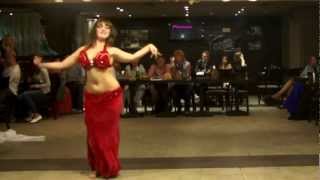 Alëna Dança do Ventre Solo de Derbake