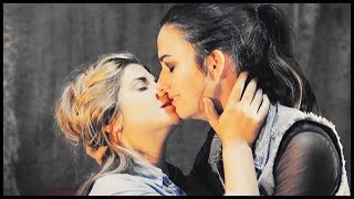 Carmilla + Laura | wait