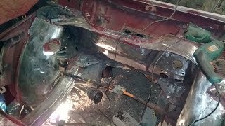 Ремонт автомобиля "Москвич-2141". 21. Чистка подкапотного пространства