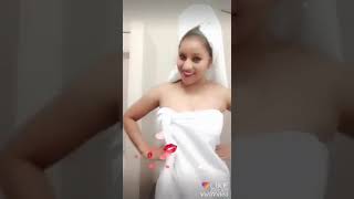 LEAKED..!! Desi Bhabhi bathroom dance video leaked..