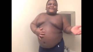 Lil Cuzzin Terio Vine   Oooh I'm taking a bath   Top Viners ✔