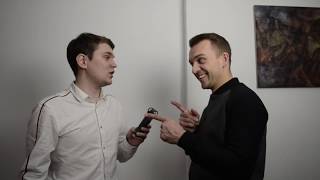 Максим Подзигун дает интервью в рамках CyberStarAcademy