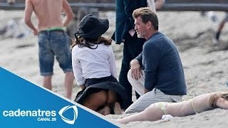 Salma Hayek enseña "de más" (Imágenes) /  Salma Hayek enseña por accidente el trasero