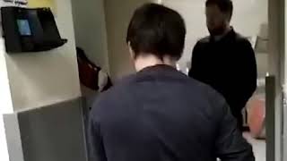 Охранник «Пятёрочки» выпорол подростков ремнём