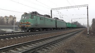 Электровоз ВЛ10У-328, электропоезд ЭР2Т-7147