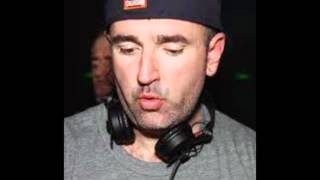 DJ Uovo  live @ Les Folies De Pigalle