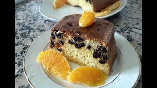 Bizcocho de naranja y uvas pasas