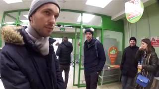 Фрик докопался до активистов в дикой Пятёрочке.