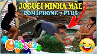 EMPURREI MINHA MÃE NA PISCINA COM MILHARES DE ORBEEZ - OLHA NO QUE DEU - VIDA DE AMY
