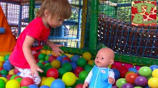 Baby Born Doll | Кукла Беби Борн и Арина на Детской Площадке Прыгаем на батуте Потеряли Куклу