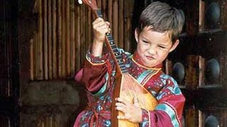 Как играть на балалайке.Песни под балалайку