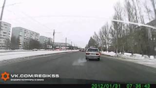 ДТП Омск: подрезал и уехал, 31.12.2014.
