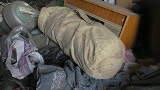 ОН БЫЛ В МАСЛЕ НО РАБОЧИЕ РЕШИЛИ ВСЕ ОТДАТЬ.,In the attic found machine gun SG 43