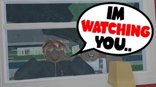 CREEPY FAN STALKS MY WINDOW! (Roblox Bloxburg)