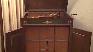 JOHNNY HAMP'S KENTUCKY SERENADERS - THE PROMENADE WALK - ROARING 20'S VICTROLA 8-9
