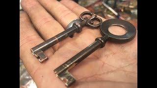 copying antique furniture keys